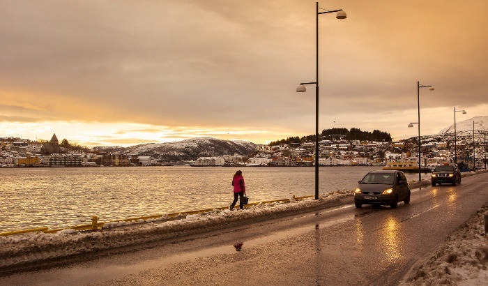 "Norske kommuner har et stort behov for at opgradere deres vejbelysning på grund af øgede miljø- og energikrav. Ældre anlæg kræver desuden meget vedligeholdelse af både armaturer og kabler. I Kristiansund er man derfor i fuld gang med at installere CityTouch LED fra Philips, og man kan allerede se de store fordele."