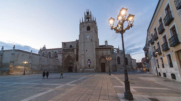 Philips oplyste byen Palencia i Spanien