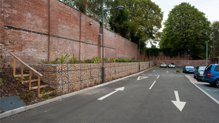 Energieffektiv LED-parkeringsbelysning fra Philips hos Marks & Spencer, Sheffield.