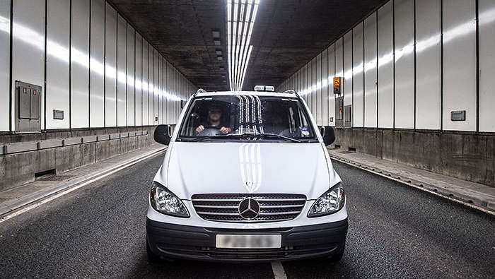 Meir Tunnel oplyst effektivt med Philips'  intelligente TotalTunnel-tunnelbelysning