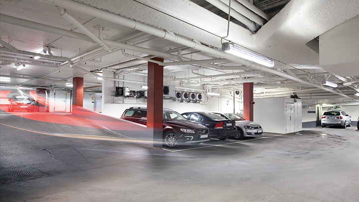 Philips Lightings GreenParking: Optimer belysningen i parkeringsanlægget til bilister ved hjælp af bevægelsessensorer og zonedæmpning