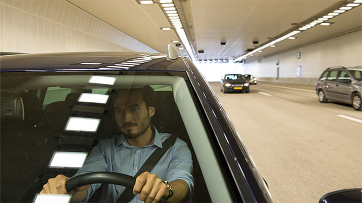 Øg sikkerheden for bilisterne gennem tunnelen ved hjælp af opkoblet tunnelbelysning