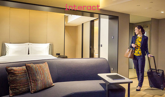Interact Hospitalitys stemningsskabende lyssætninger på hotelværelset